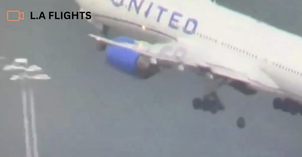 A Boeing United Airlines jetliner lost a tyre while taking off from San Francisco