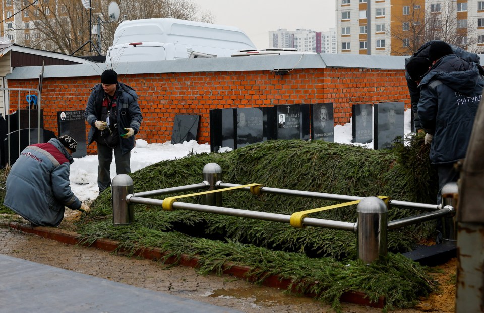 A grave is prepared for Navalny's body