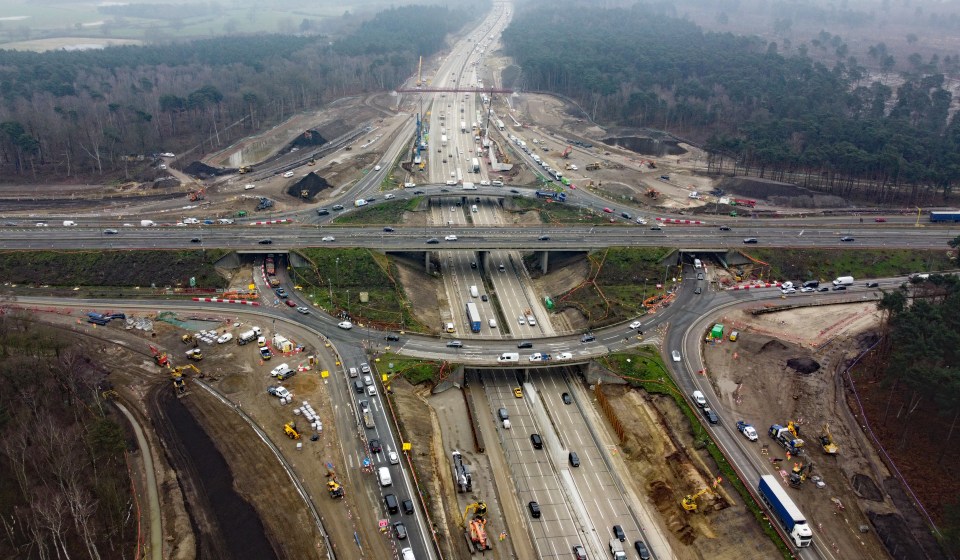 Villagers have slammed the first planned daytime closure of the M25