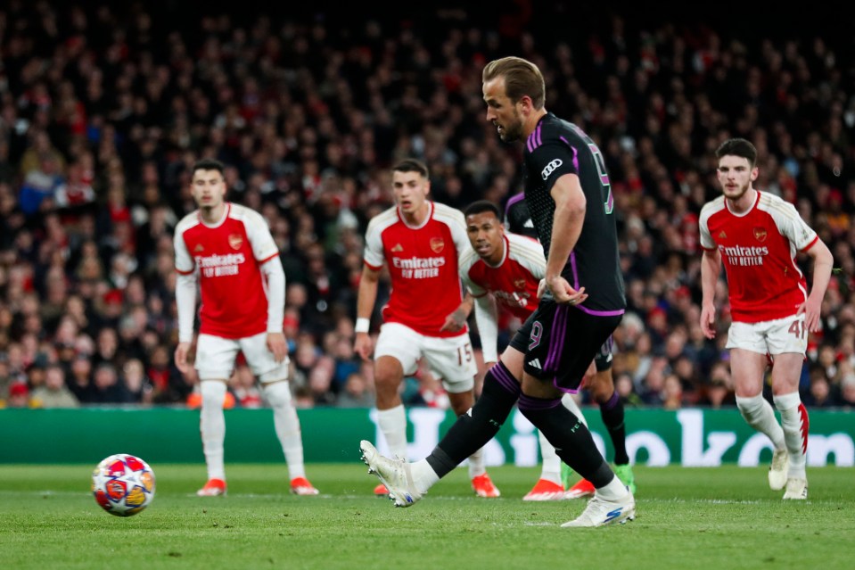 Bayern Munich drew 2-2 against Arsenal in the first leg of the quarter-finals