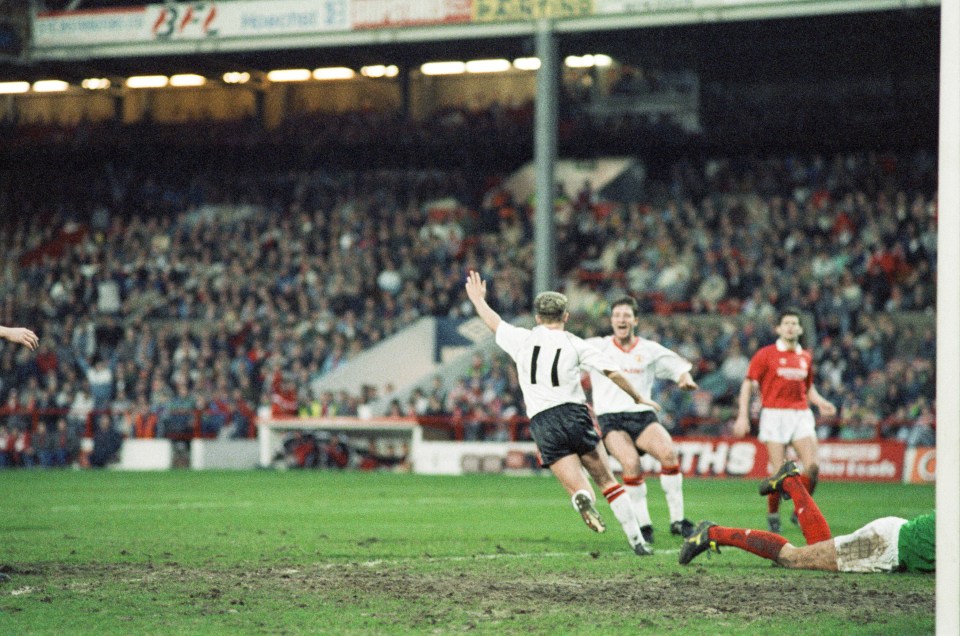 Mark Robins netted a vital goal early in Sir Alex Ferguson's Man United career