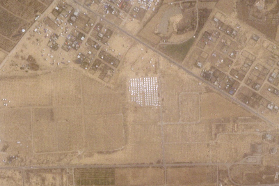 Satellite pictures show the first days when Israel started to build up their 'white tent' of military equipment bases