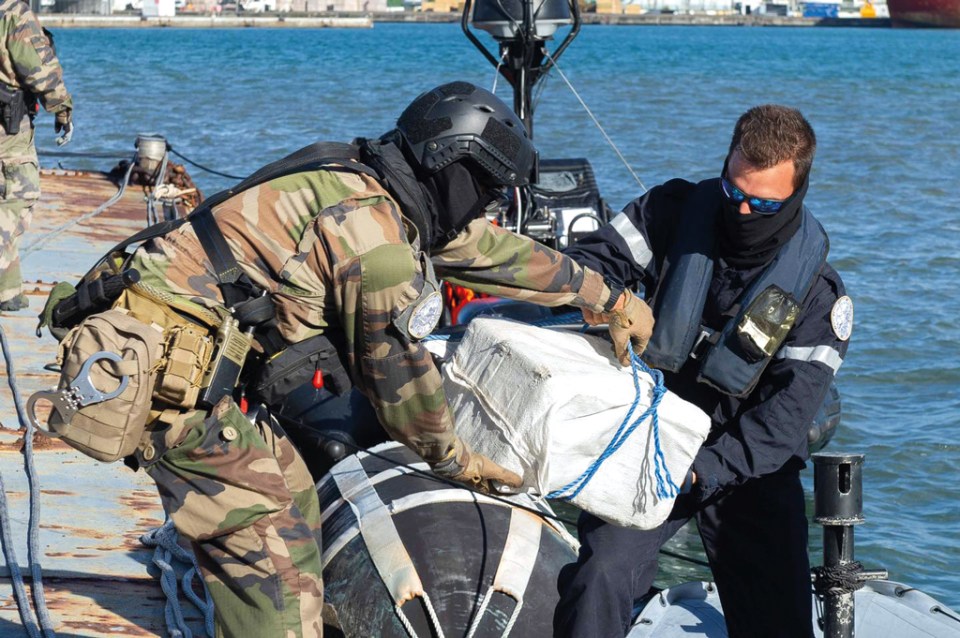 The French vessel Ventôse seized 435 kg of cocaine just off the coast of Guadeloupe last year