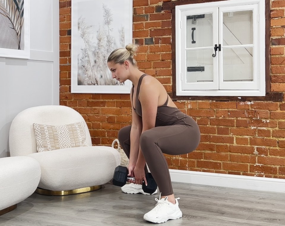 Sumo squat