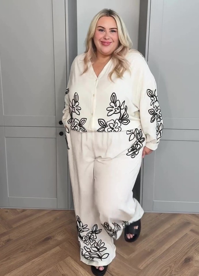 Christie paired the co-ord with some chunky sandals