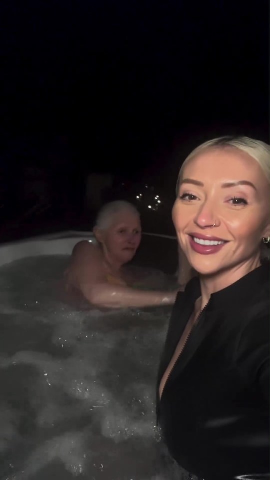 The mother and daughter duo enjoyed a luxury retreat with their own hot tub