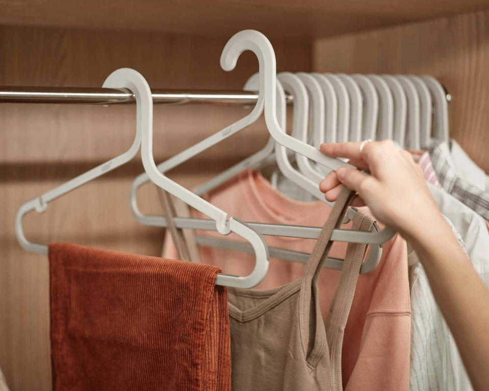 Set of 5 Anti-tangle Ecru Clothes Hangers are £12.