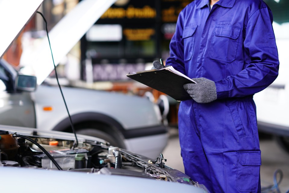 A car expert has issued a warning to drivers over the 'biggest scam' at repair shops