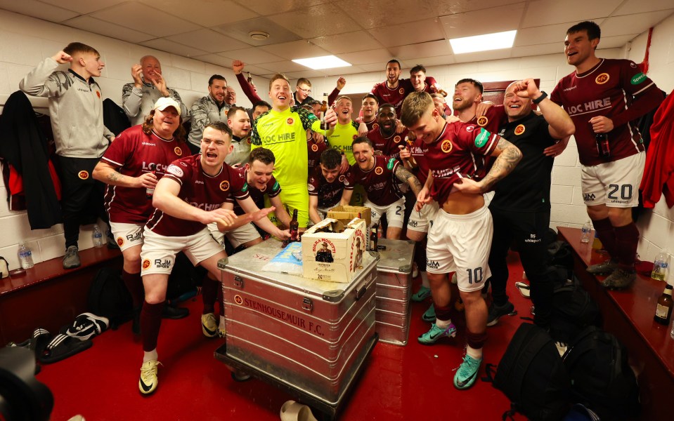 Stenhousemuir clinched the cinch League 2 title on Saturday