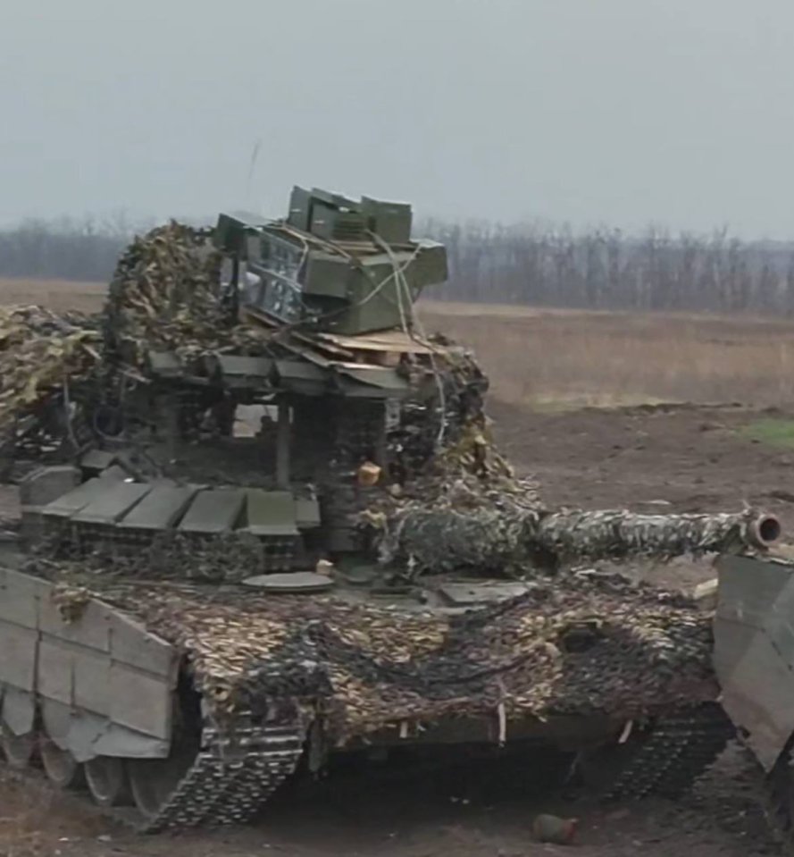 The special Russian T-72 trapped in no man's land that Ukraine desperately wanted captured