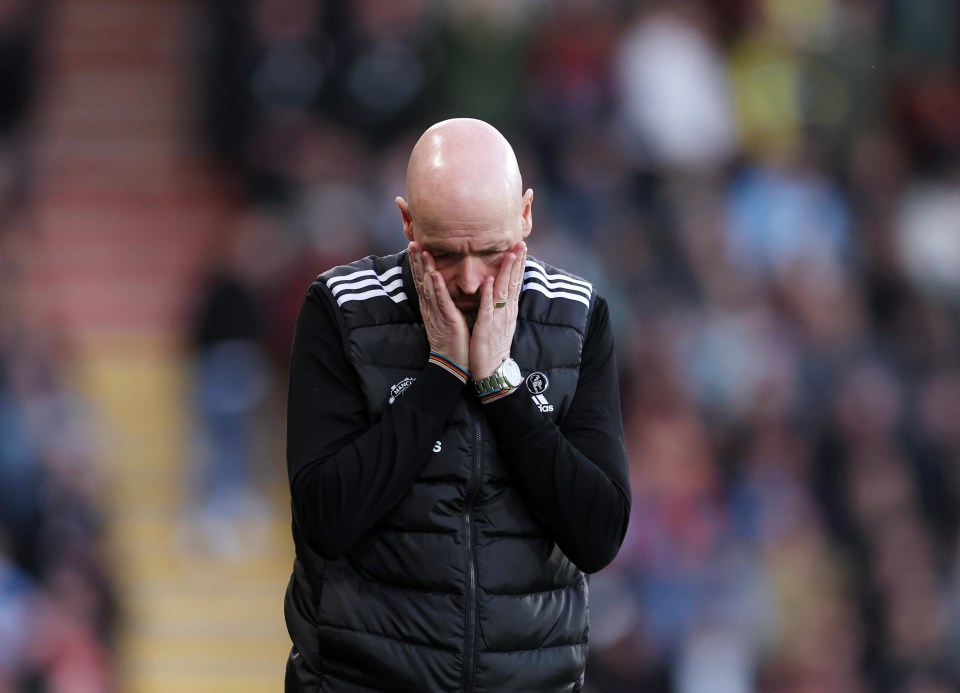 Several players are waiting for Ten Hag's future to be solved before resolving their own