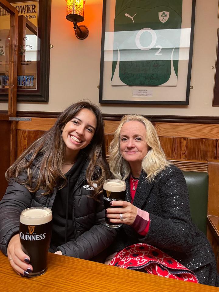 Grace and mum Sinead enjoy a Guinness