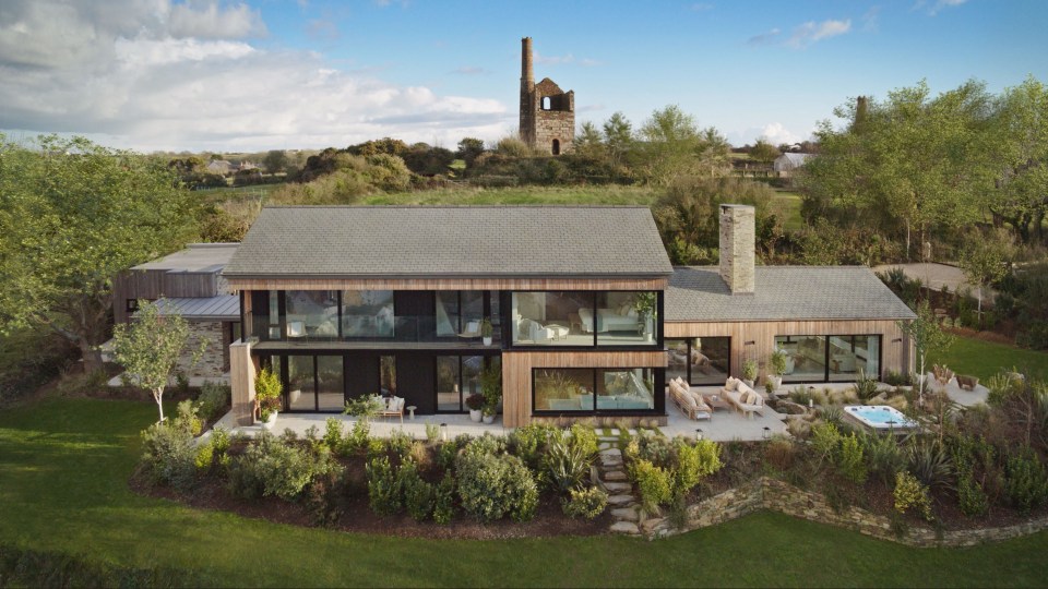 The stunning property is only minutes away from St Agnes and offers panoramic views