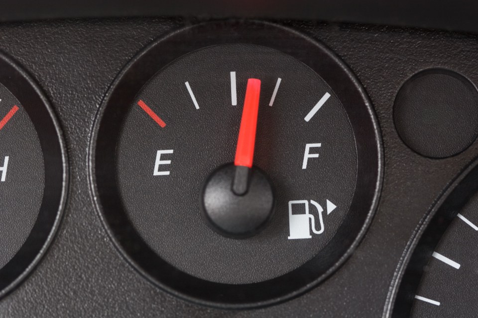 The petrol pump icon and accompanying arrow reveal which side your fuel filler cap is on