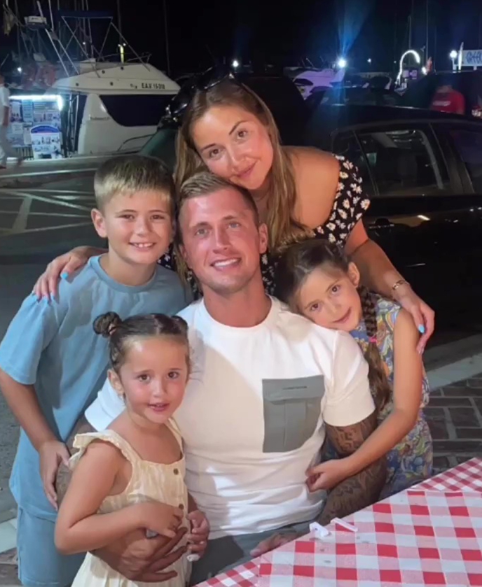 Jac is on holiday with Dan, their daughters and his son Teddy