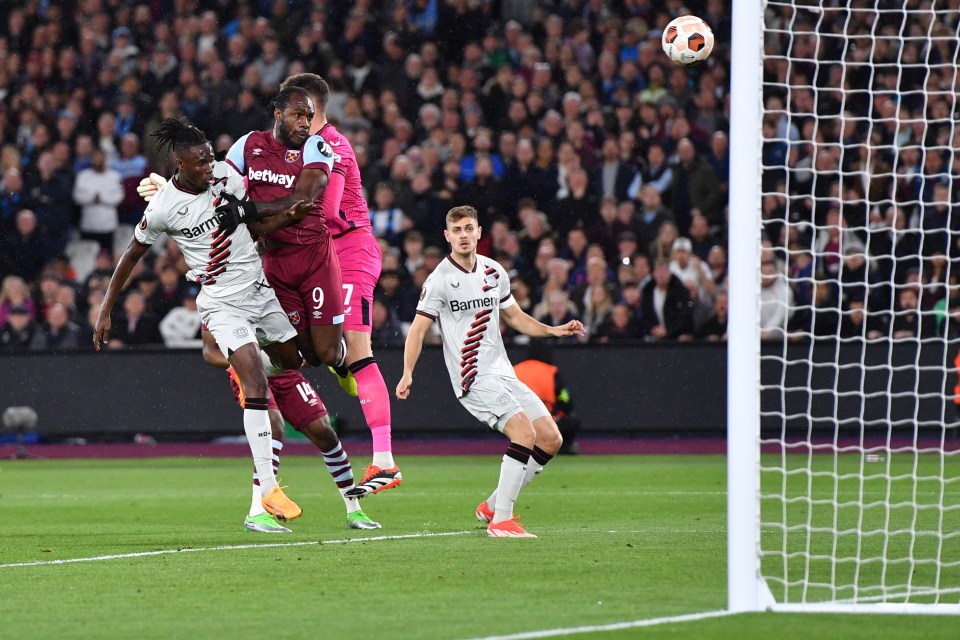 Michail Antonio's early goal gave West Ham hope but in vain