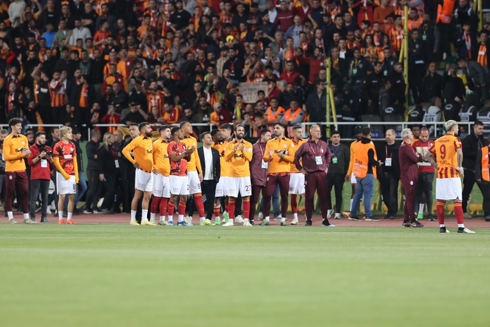 Galatasaray applauded the Fenerbahce Under-19 stars