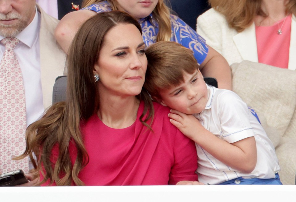 When she’s at the family’s home of Adelaide Cottage in Windsor, despite her royal status, insiders say Kate is just like any other ‘normal mum’