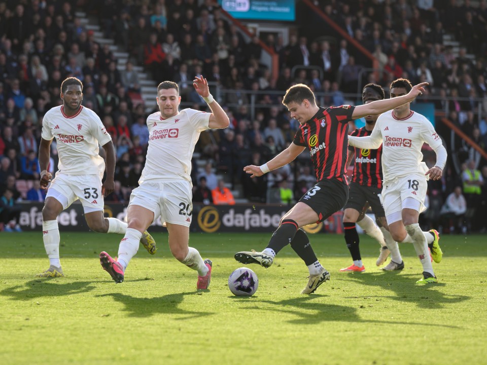 Diogo Dalot struggled to deal with the hosts' attackers