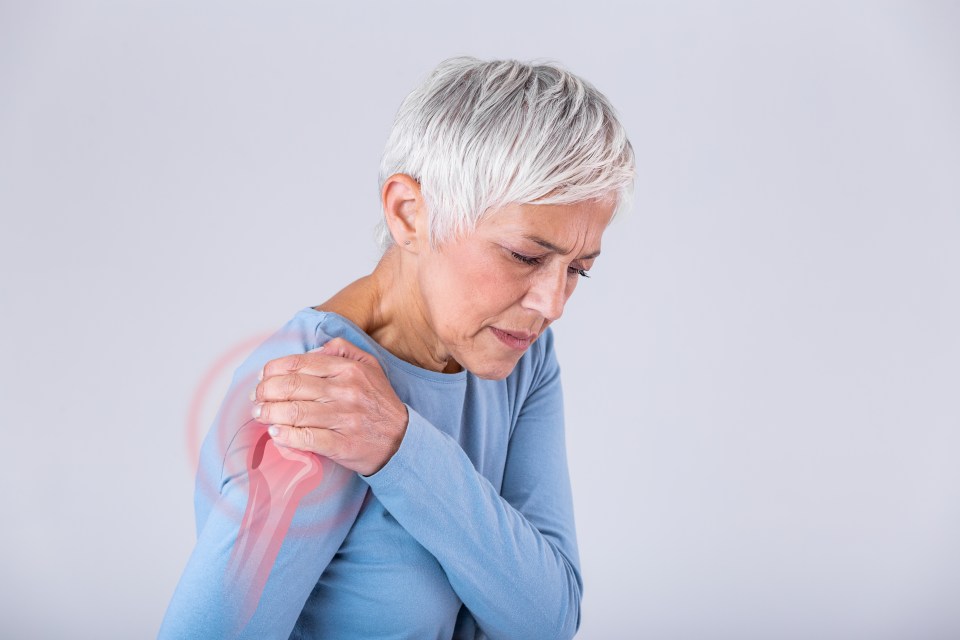 Another reader aged 77 writes in after developing pain in their right shoulder