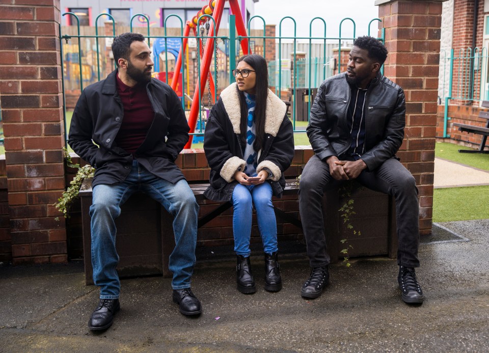 Asha finds herself alone with two men in Coronation Street