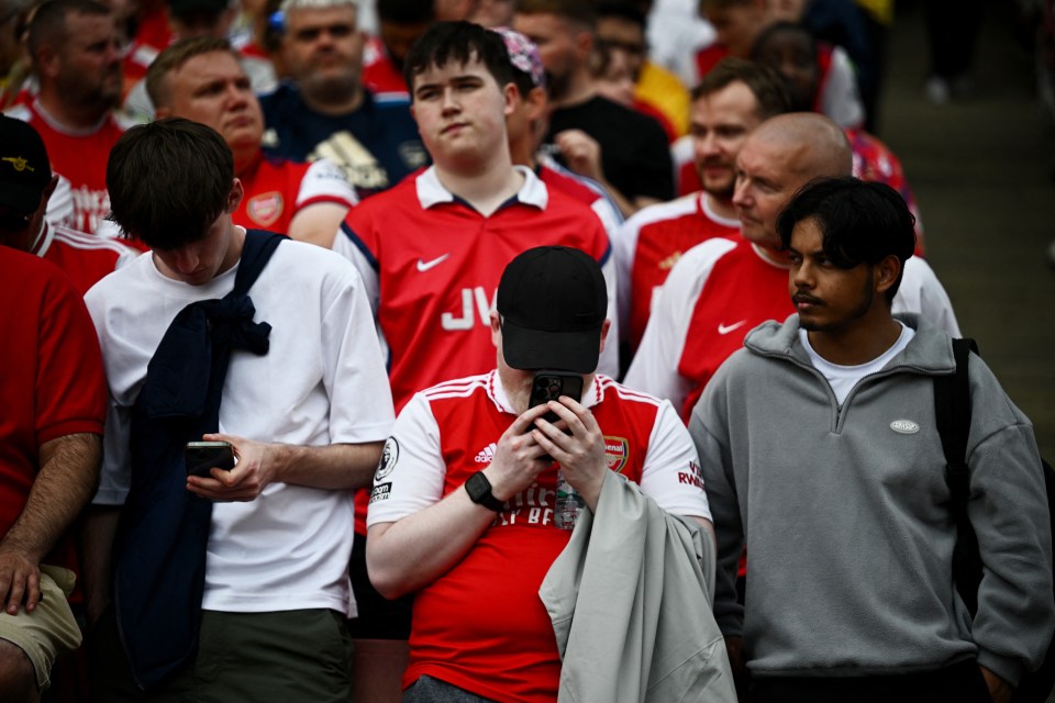 Gooners were left gutted after hearing news from elsewhere