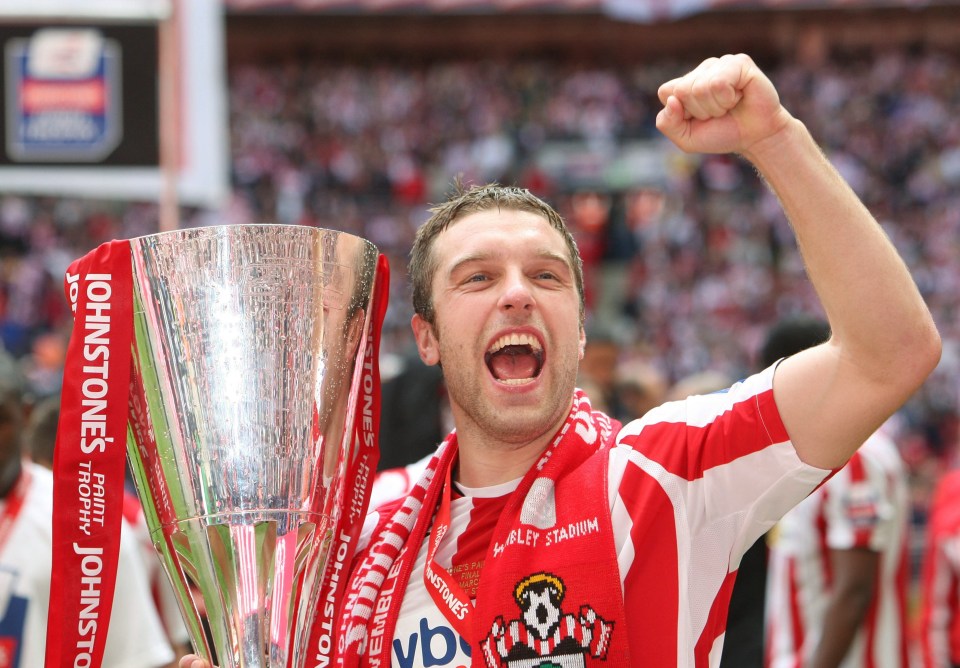 Football - Carlisle United v Southampton Johnstone's Paint Trophy Final - Wembley Stadium - 28/3/10 Southampton's Rickie Lambert celebrates with the trophy Mandatory Credit: Action Images / Paul Childs Livepic