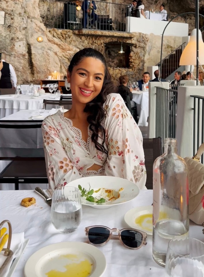 Aurélie was able to enjoy the iconic white-washed buildings and turquoise waters of Santorini without visiting the island