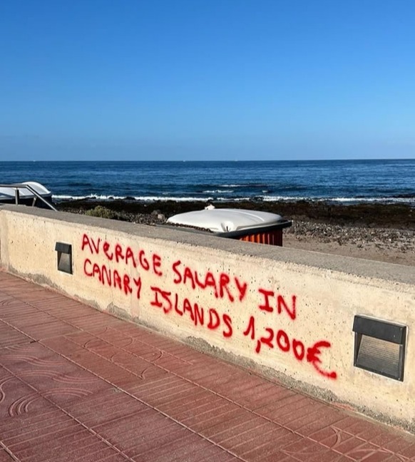 Slogans spread across the south of Tenerife