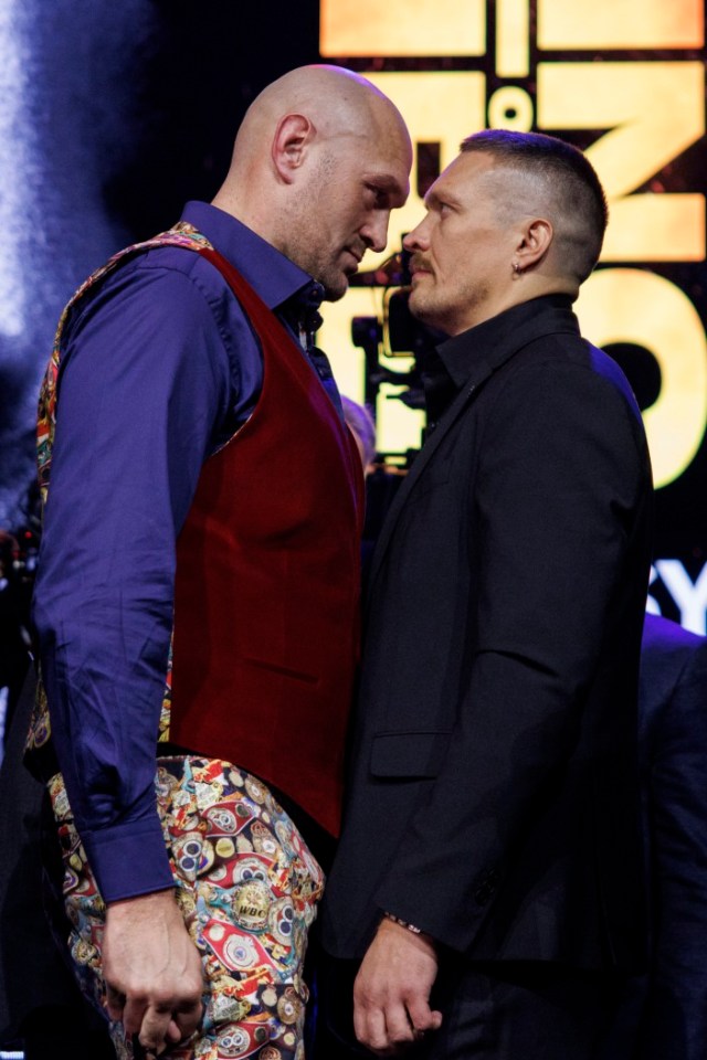 epa10979259 British boxer Tyson Fury (L) and Ukrainian boxer Oleksandr Usyk (R) face each other during a press conference ahead of Tyson Fury vs Oleksandr Usyk boxing match, in London, Britain, 16 November 2023. The undisputed heavyweight championship title fight between the British boxer Tyson Fury and Ukrainian boxer Oleksandr Usyk will take place in Riyadh, Saudi Arabia on 17 February 2024. EPA/TOLGA AKMEN