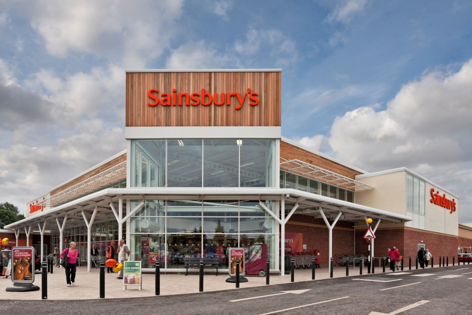 A Sainsbury's shopper has left people divided after showing off his haul of roast beef