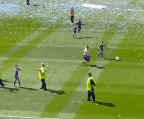 Jamie Vardy slide tackled a child during Leicester's promotion party