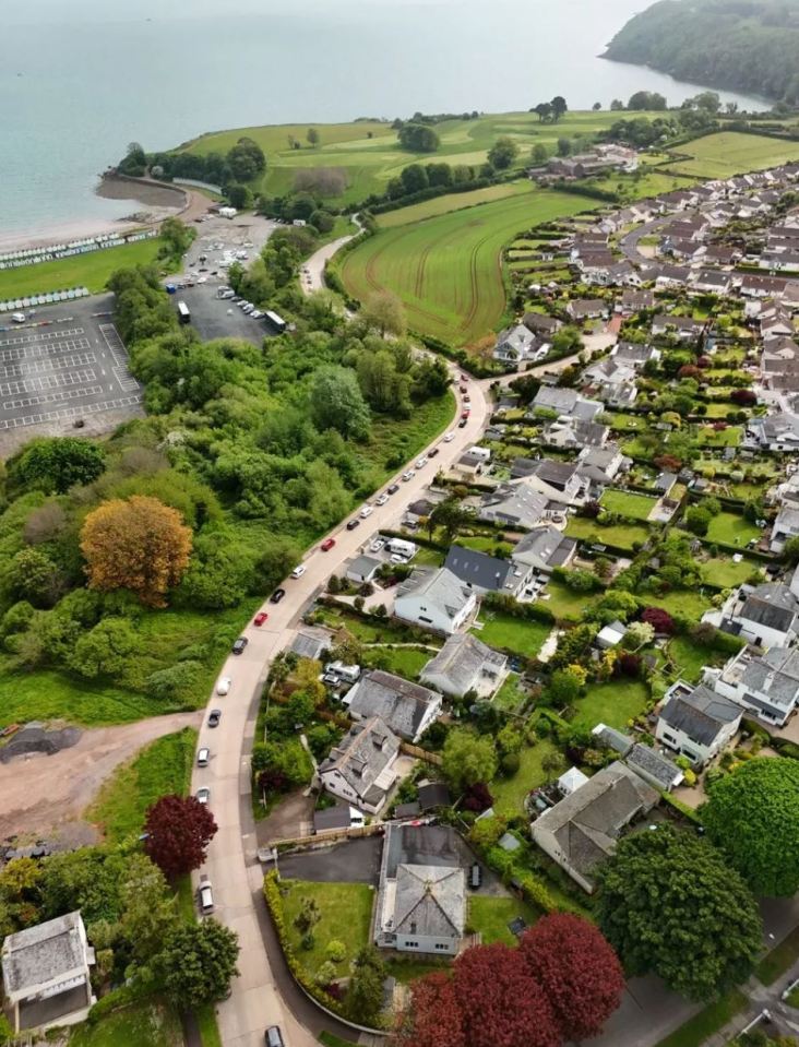 People queuing up for bottled water following the outbreak of cryptosporidium in Devon