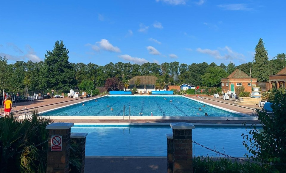 Hitchin Lido reopens this month