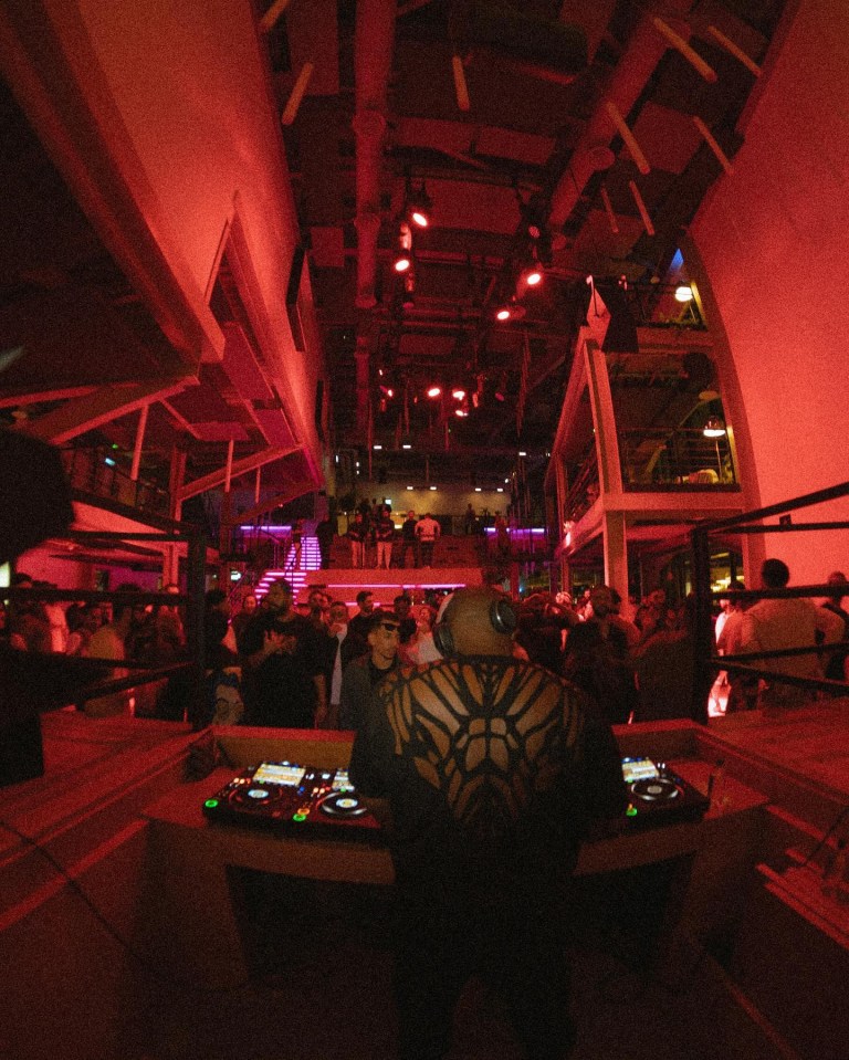 The venue regularly hosts gigs and live music events led by talented DJs