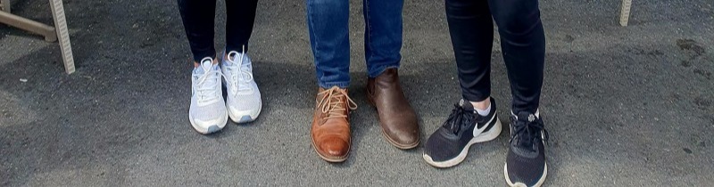 Fans cracked jokes as they spotted how Noel was wearing odd shoes