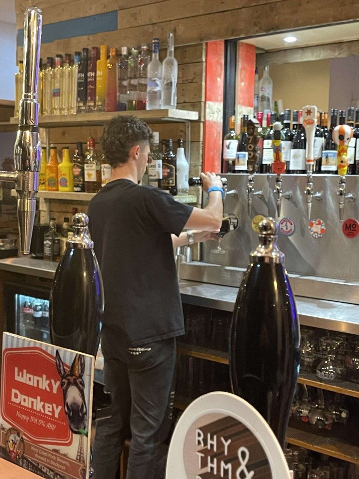 An Emmerdale actor has been spotted pulling pints between filming for the ITV soap