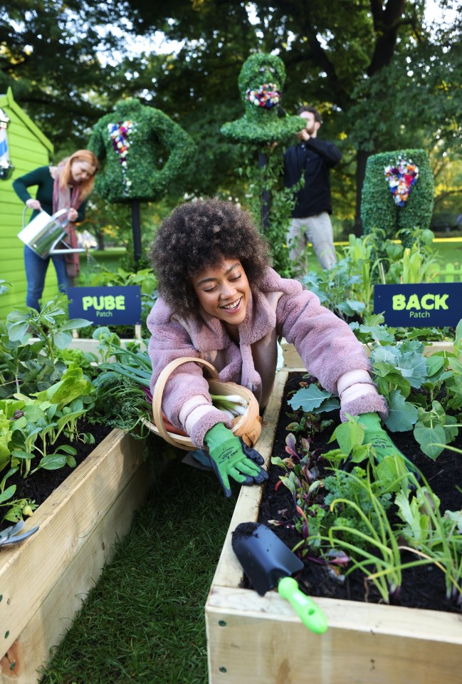 Young gardener have shared weird hacks online