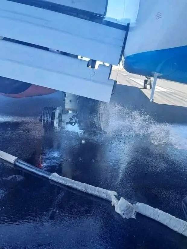 A wheel fell off a Boeing 737 FlySafair FA212 in South Africa earlier in April