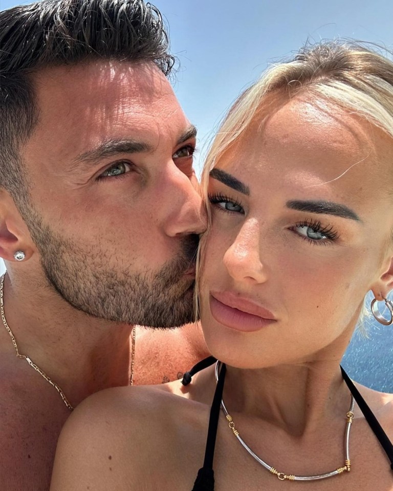 Giovanni Pernice and his new girlfriend are enjoying a loved-up holiday in Dubai