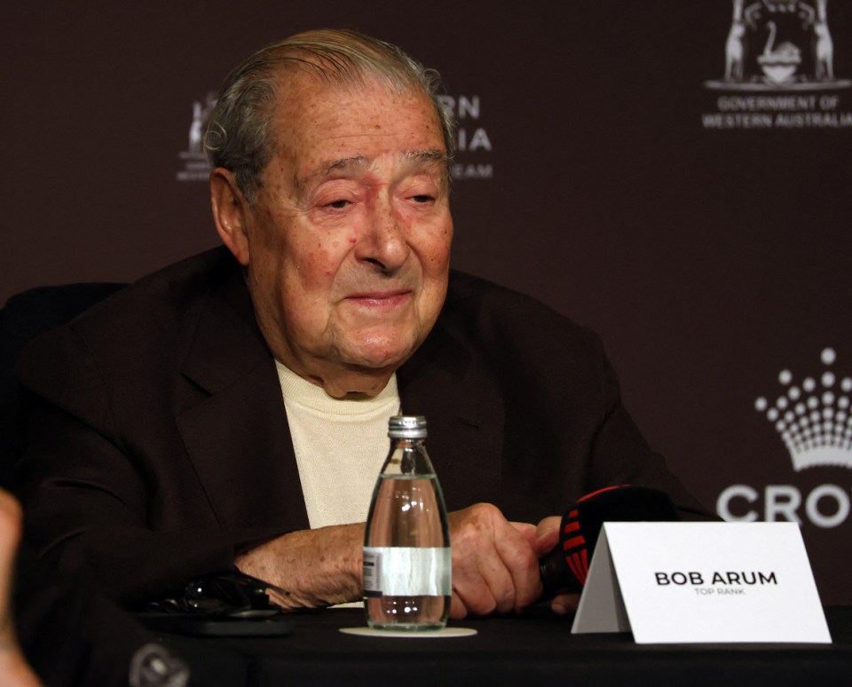 Bob Arum has revealed Tyson fury will fight Anthony Joshua