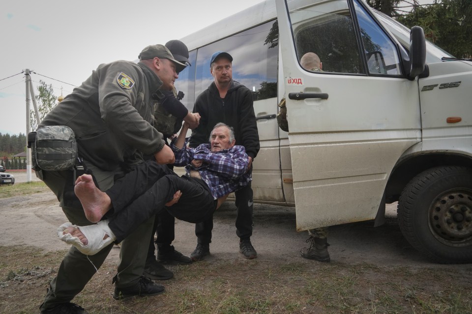 Police in Ukraine have been helping to evacuate thousands of people including the elderly so they can be safe away from Vlad’s terror regime