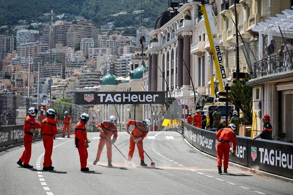 Race marshalls managed to get the track cleared quickly