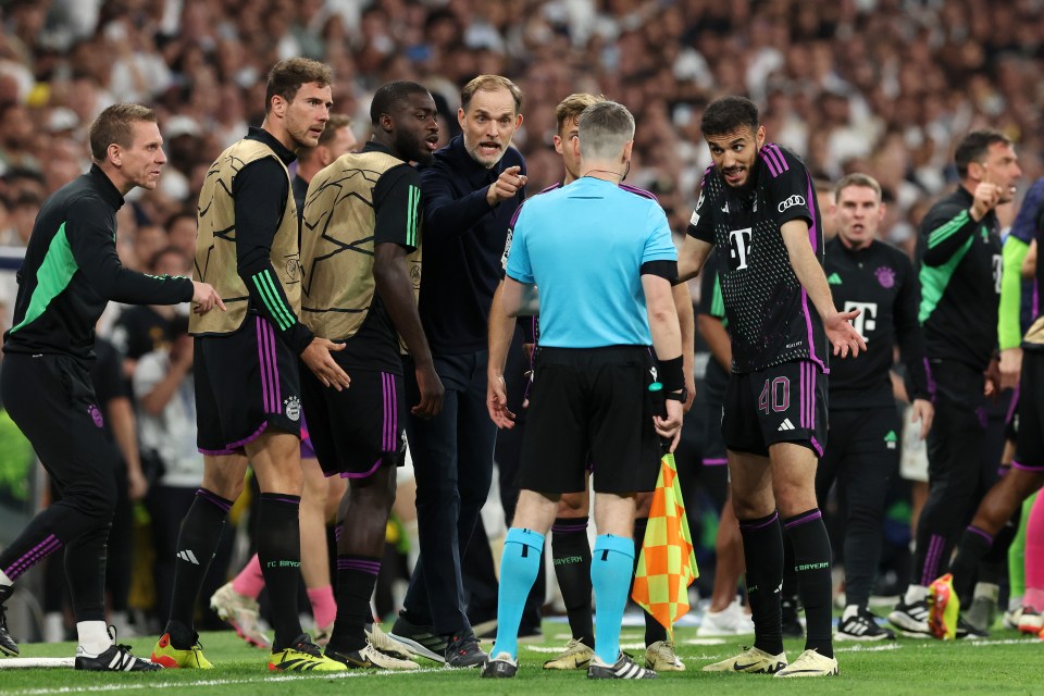 Bayern Munich had a late goal controversially ruled out for offside by the linesman