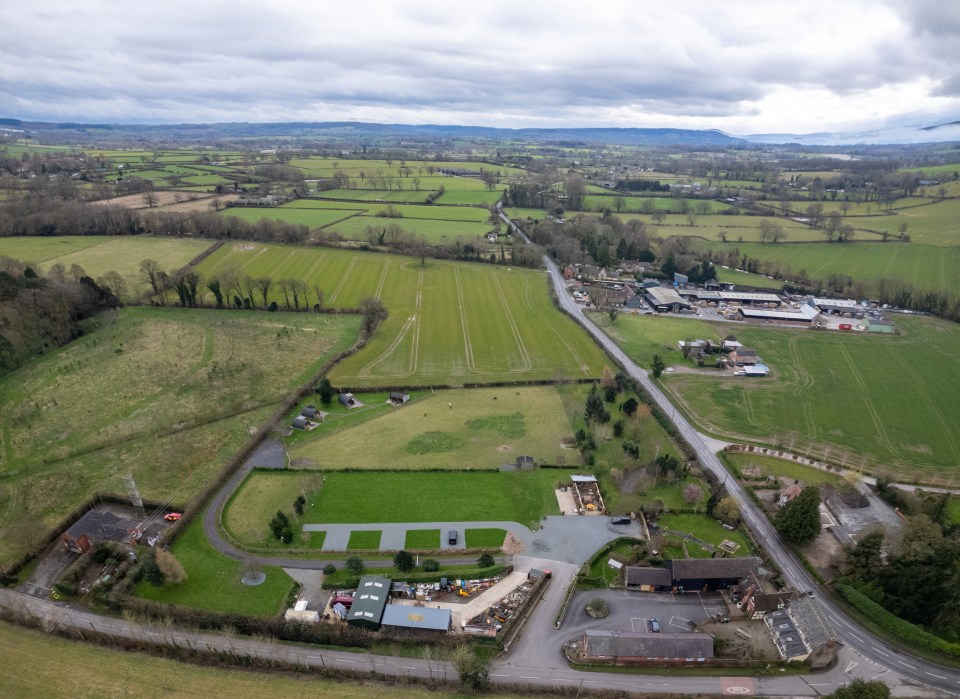 Arbour Farm is surrounded by fields with beautiful walks and is also home to alpacas, goats and pigs