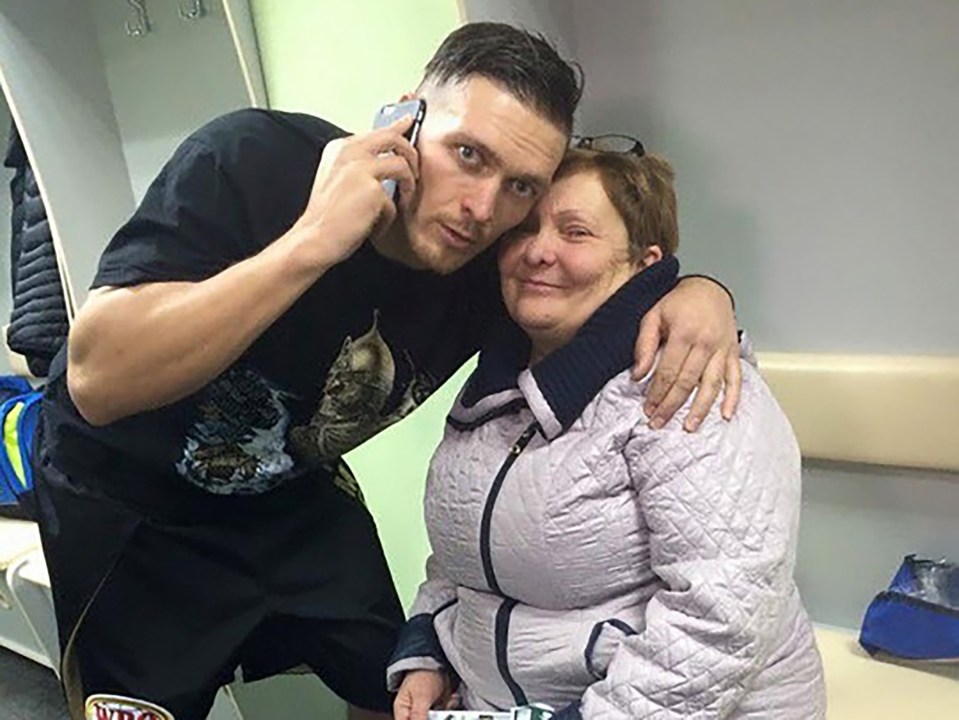 Oleksandr Usyk with his mother.