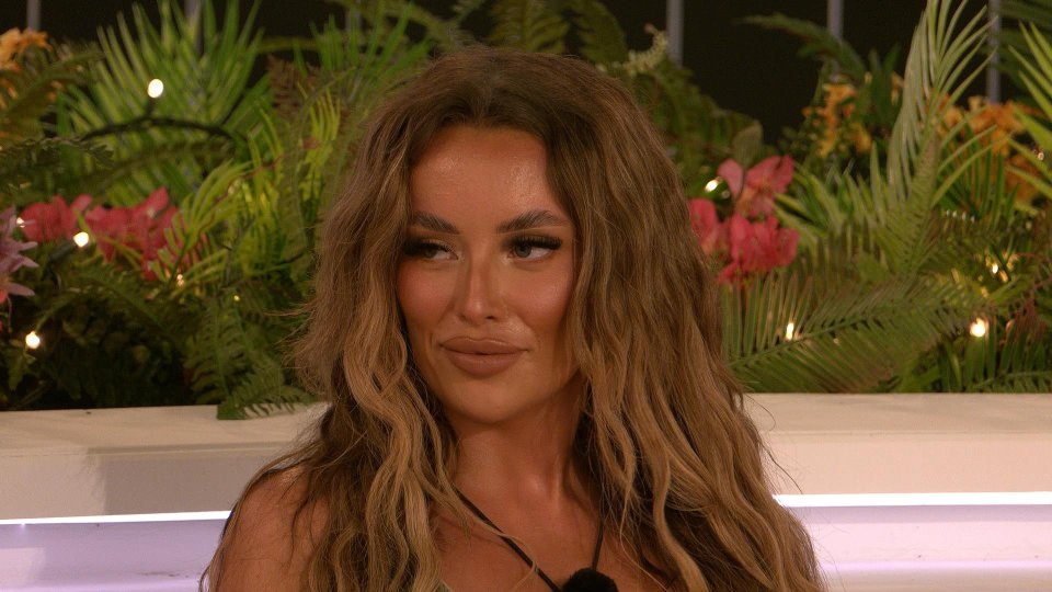 Love Island fans were left doing a double take as former scenes of Harriett Blackmore resurfaced