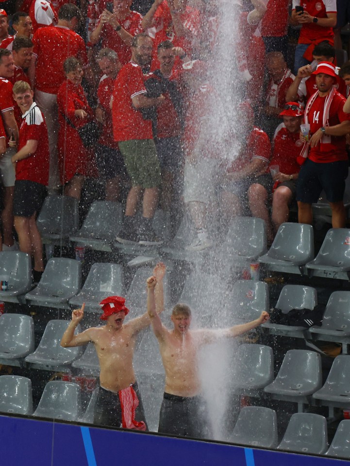 Some fans loved the rain