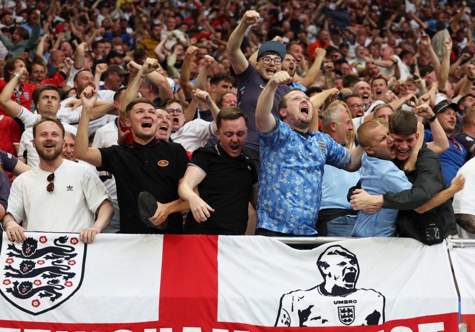 Fans go wild at Jude Bellingham’s last ditch equaliser