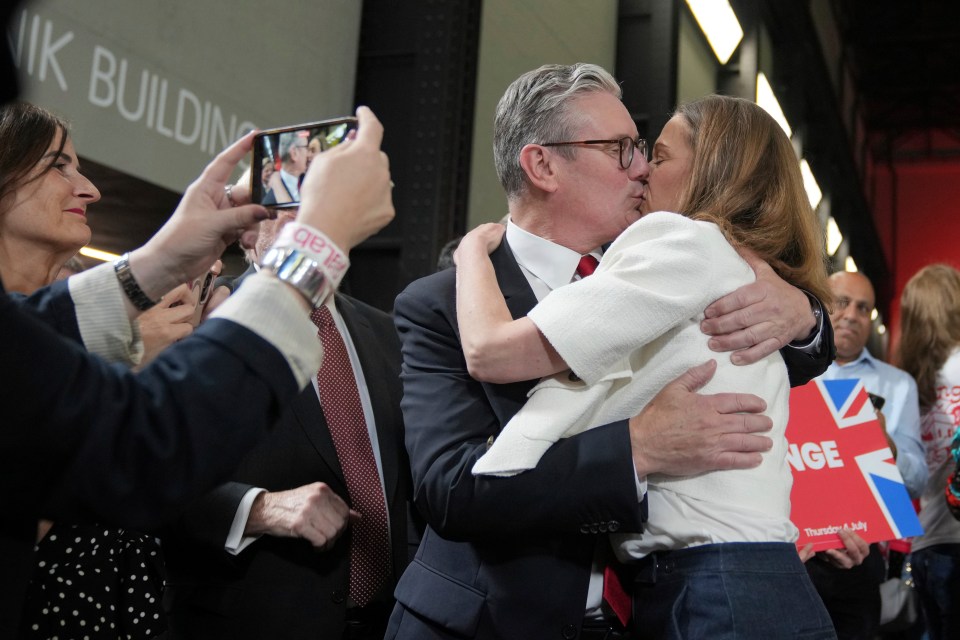 Victoria was at Starmer's side as he gave his victory speech